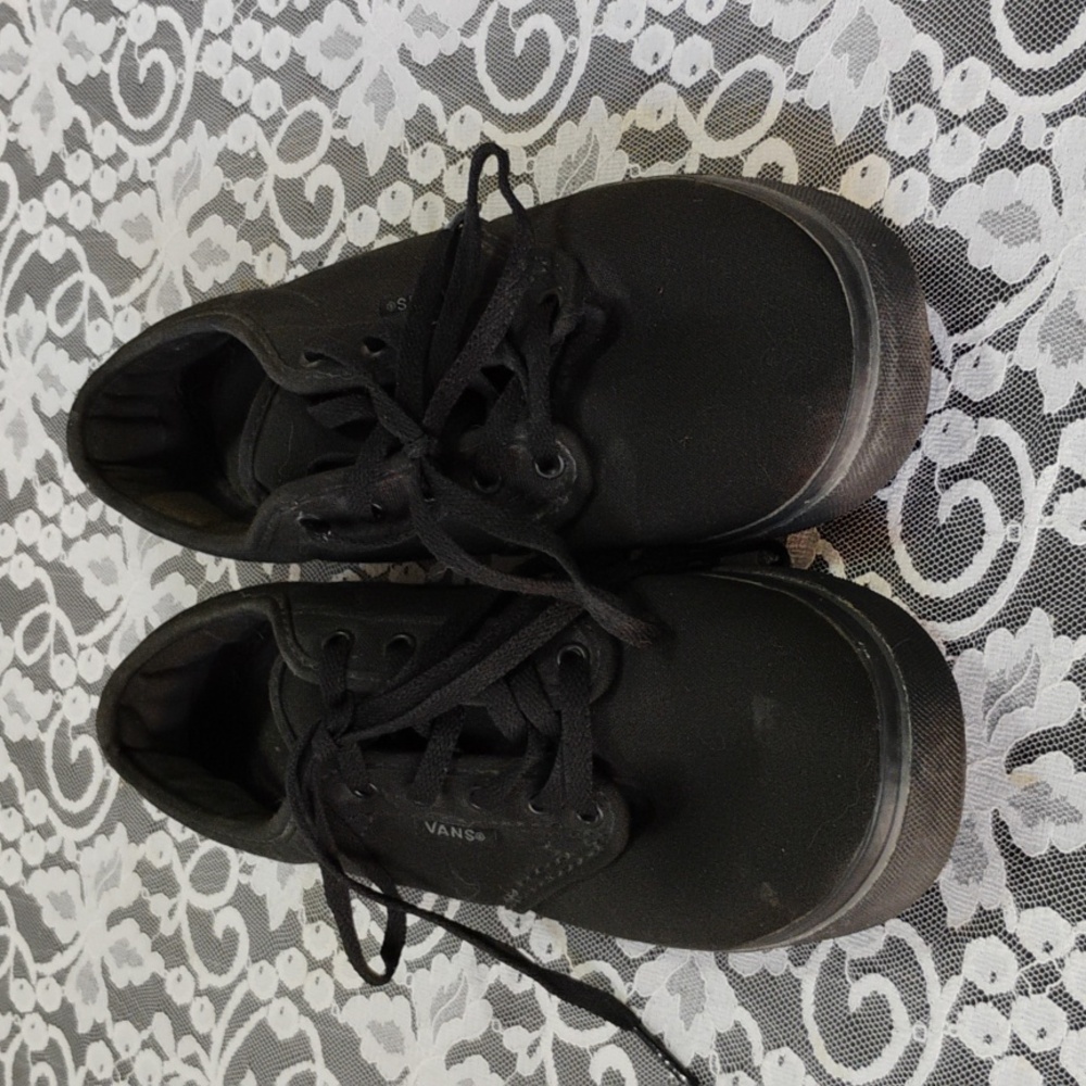 VANS | All Black Authentic Shoe | Women's 6.5